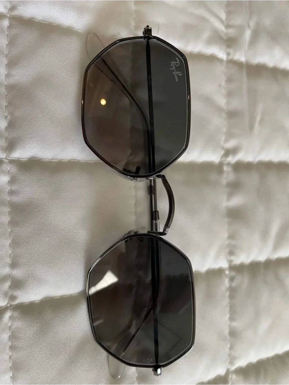 Ray-Ban Women’s Black Metal Frame Sunglasses with Brown Leather Case